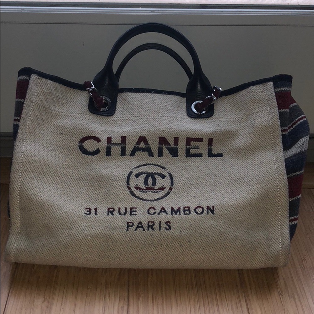 Tote bag
